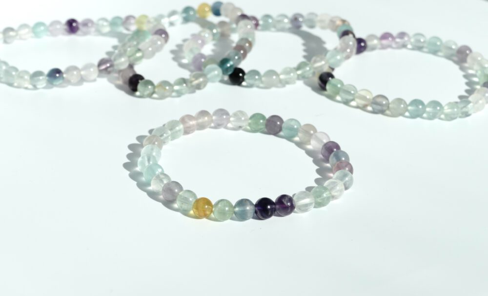 fluoriet armband met 6 mm kralen